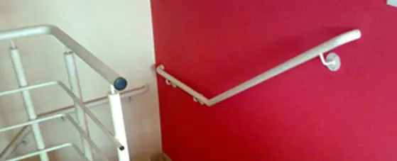 Corrimão de parede em estrutura metálica fabricado pela Crisdart